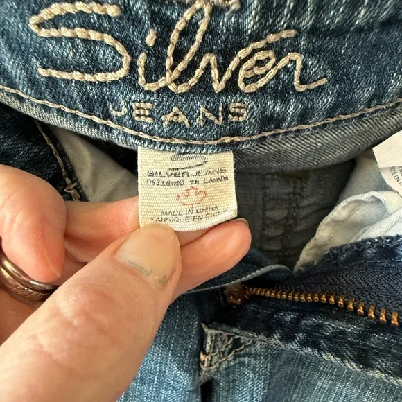 Silver Jeans Women's 30x 32 Eden Flare Leg in Classic Blue - Y2K | Well Worn In - Picture 9 of 11